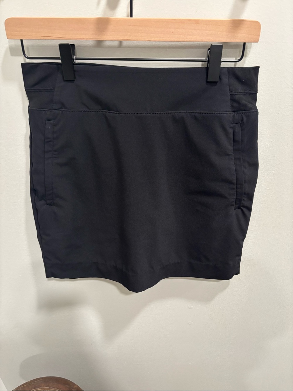 Athleta Black Brooklyn Skort (16 inch) size 4